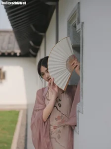 YiTuYu Art Language Vol.4127: Stunning Portrait Photography Featuring Da Wai Wai Ge - Elegant Digital Art Gallery - image 2