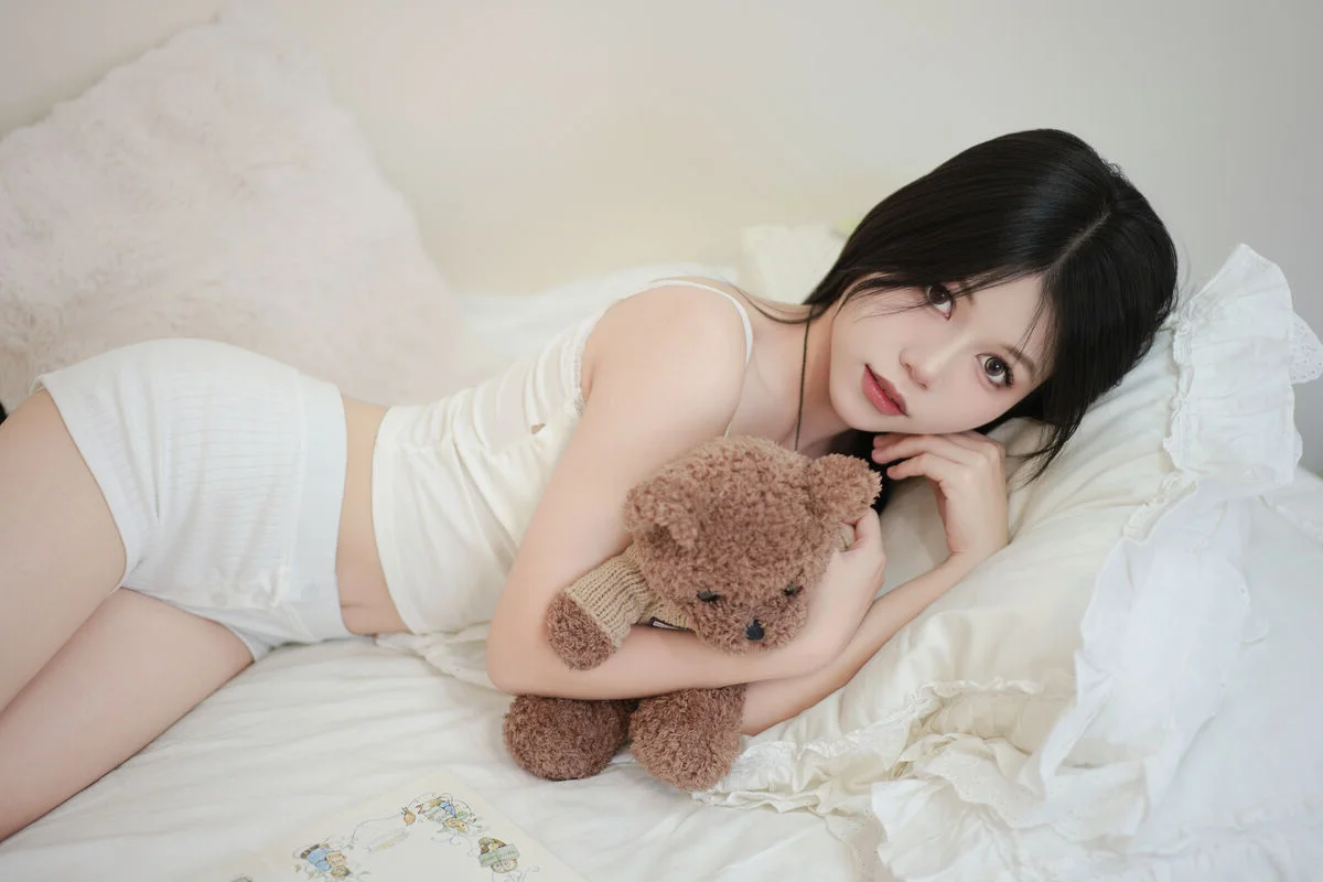 Graceful Art Photography of Xuan in YiTuYu Vol.8092 Collection