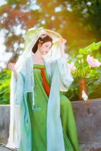 Xiao Du Tong Xue: Elegant Sunset Creek Portrait Series from YiTuYu Art Language Vol.9376 - Aesthetic Outdoor Lifestyle Photography - image 22