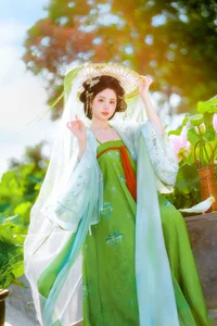 Xiao Du Tong Xue: Elegant Sunset Creek Portrait Series from YiTuYu Art Language Vol.9376 - Aesthetic Outdoor Lifestyle Photography - image 9