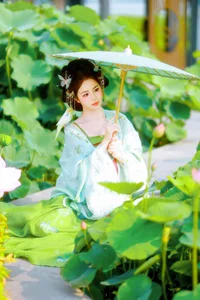 Xiao Du Tong Xue: Elegant Sunset Creek Portrait Series from YiTuYu Art Language Vol.9376 - Aesthetic Outdoor Lifestyle Photography - image 8