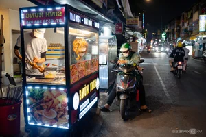 The Unprecedented Silence of a World-Famous Food Street: A Shift in Global Tourism - image 0
