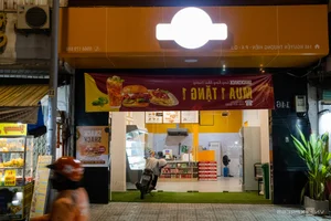 The Unprecedented Silence of a World-Famous Food Street: A Shift in Global Tourism - image 2