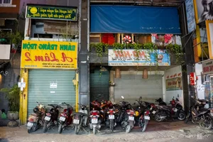 The Unprecedented Silence of a World-Famous Food Street: A Shift in Global Tourism - image 6
