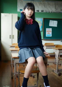 Suzuka Tsukada Photo Book Collection Tsuka Momoda 51 Page Visual Set - image 18