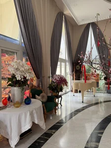 Inside a Breathtaking 1000m² Luxury Mansion: A Palatial Celebrity Home Tour with Stunning Neoclassical Interior Design and Opulent Decor - image 12