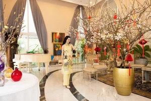Inside a Breathtaking 1000m² Luxury Mansion: A Palatial Celebrity Home Tour with Stunning Neoclassical Interior Design and Opulent Decor - image 0
