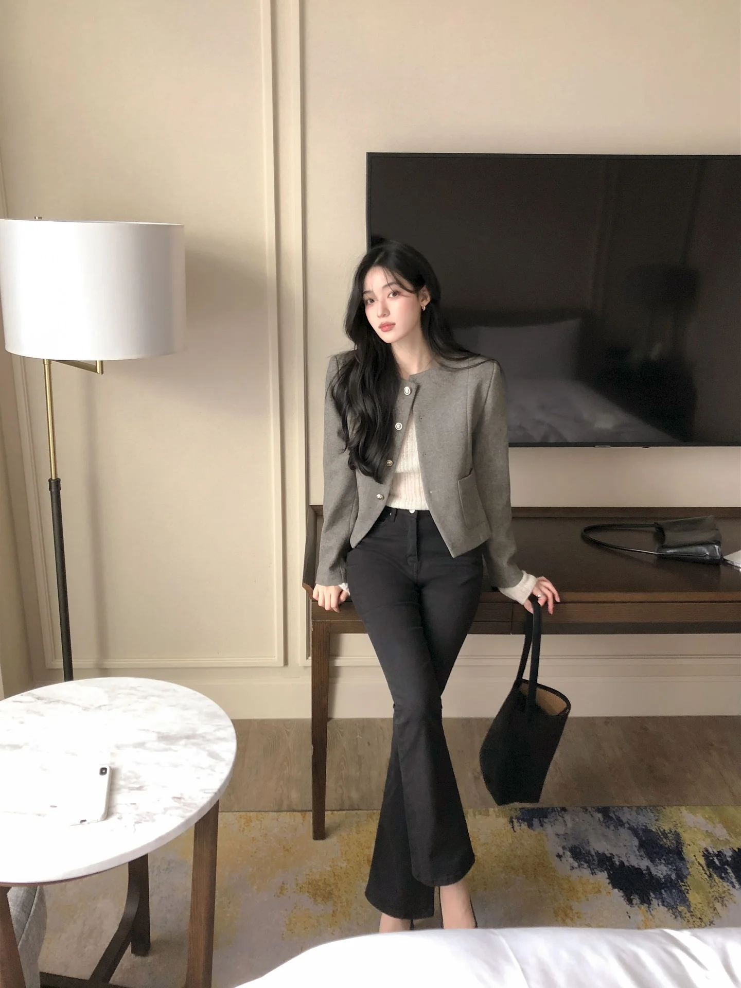 Lunar New Year 2026 Fashion: 4 Short Style Essentials to Look Taller and Younger Instantly