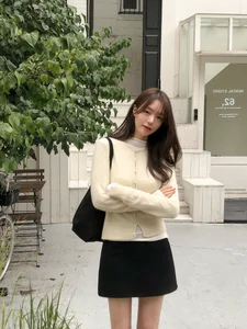 Lunar New Year 2026 Fashion: 4 Short Style Essentials to Look Taller and Younger Instantly - image 10