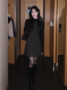 Lunar New Year 2026 Fashion: 4 Short Style Essentials to Look Taller and Younger Instantly - image 1