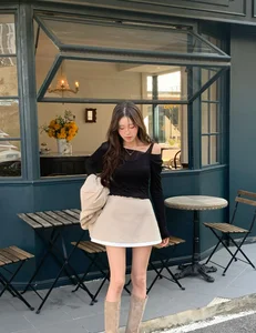 Lunar New Year 2026 Fashion: 4 Short Style Essentials to Look Taller and Younger Instantly - image 7