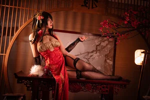 The Captivating Elegance of Coser Zyra  as Taihou - image 10