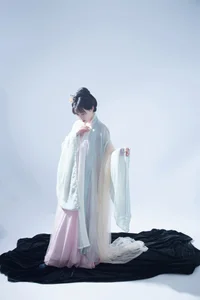 YiTuYu Art Language Vol.6044 Featuring Yi Xuan: A Masterclass in Portraiture - image 1