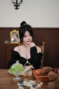YiTuYu Art Language Vol.8047: A Bold Vision Featuring Xuan - image 13