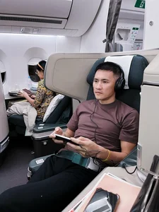 Singer Thuỷ Tiên Enjoys Family New Year Trip Amid Beauty Transformation Rumors - image 2