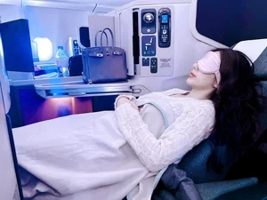 Singer Thuỷ Tiên Enjoys Family New Year Trip Amid Beauty Transformation Rumors - image 4