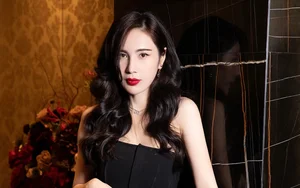 Singer Thuỷ Tiên Enjoys Family New Year Trip Amid Beauty Transformation Rumors - image 7