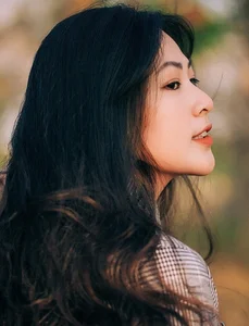 The Rising Star from Can Tho: Meet the Actress Playing Quyen Linh's Daughter in 'Hai Muoi' - image 6