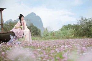 YiTuYu Art Language Vol.10232: Captivating Artistic Portraits of Ju Pi Yi Hao - 19 Image Collection - image 5