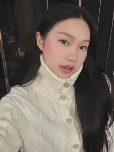 Doan Hai My: Sweet Beauty & Korean Doll Face Captivate Hearts in Winter Chill. - image 1
