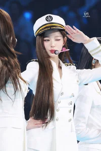 IVE Styling Controversy: Is Jang Wonyoung Being Favored Over Other Members? - image 2