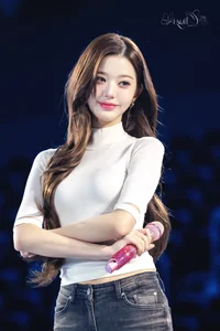 IVE Styling Controversy: Is Jang Wonyoung Being Favored Over Other Members? - image 5