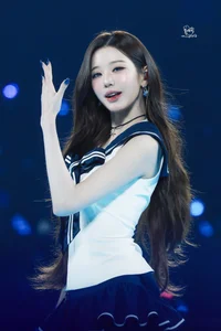 IVE Styling Controversy: Is Jang Wonyoung Being Favored Over Other Members? - image 8