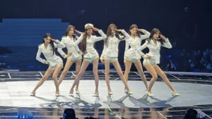 IVE Styling Controversy: Is Jang Wonyoung Being Favored Over Other Members? - image 1