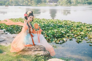 YiTuYu Art Language Vol. 7741: The Enchanting Beauty of Wen Wen - image 1