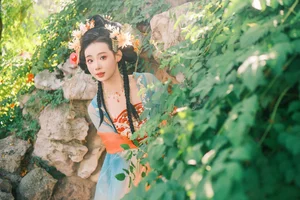 YiTuYu Art Language Vol. 7741: The Enchanting Beauty of Wen Wen - image 0