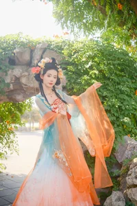 YiTuYu Art Language Vol. 7741: The Enchanting Beauty of Wen Wen - image 3