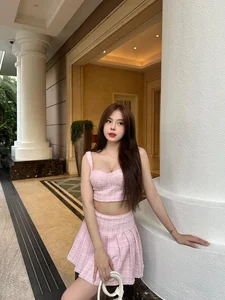 Exquisite Beauty and Style: A Closer Look at the Stunning Võ Nữ Ngân Hà Gallery - image 7