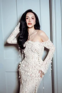 Vietnamese Celebrities Dazzle in the Same 11 Million VND Local Brand Dress - image 2