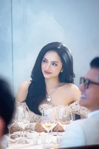 Vietnamese Celebrities Dazzle in the Same 11 Million VND Local Brand Dress - image 1