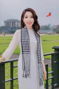 Runner-up Mivi Diem Anh Shines in Vibrant Ao Dai for Vietnam's Reunification Day - image 6