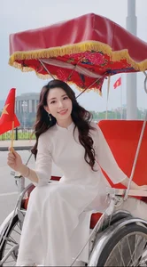 Runner-up Mivi Diem Anh Shines in Vibrant Ao Dai for Vietnam's Reunification Day - image 0