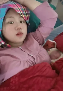 Phung Phinh Welcomes First Child: Netizens Concerned Over Unusual Post-Birth Signs - image 4