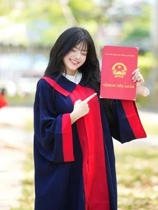 The Rise of the 'Pure Beauty' Aesthetic: Graduation Season's Most Viral Student - image 6