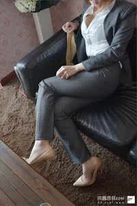 Elegant Uniform and Stockings Portrait: IESS Si Zu Bian Dang 125 featuring Zhao Laoshi - image 4