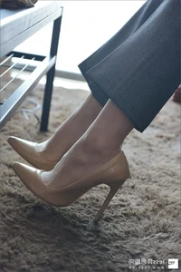 Elegant Uniform and Stockings Portrait: IESS Si Zu Bian Dang 125 featuring Zhao Laoshi - image 1