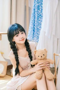 YiTuYu Art Language Vol.10224: Exploring Contemporary Portraiture with Xiao Li Hua Er in this 28-Photo Gallery - image 12