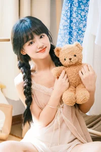 YiTuYu Art Language Vol.10224: Exploring Contemporary Portraiture with Xiao Li Hua Er in this 28-Photo Gallery - image 18