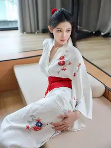 Discover the Serene Beauty of Li Shuang Er in Traditional Kimono by XiuRen Part01 - image 33