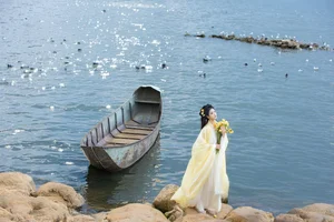 Ethereal Grace of Wan Jiang Ting in YiTuYu Art Language Vol.8851 by the Lake - image 12