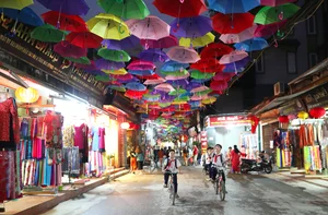 7 Captivating Tours to Experience Autumn in Hanoi - image 5