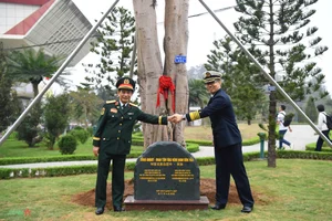 Visual Highlights from the 9th Vietnam-China Border Defense Friendship Exchange - image 3