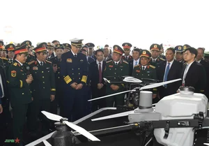 Visual Highlights from the 9th Vietnam-China Border Defense Friendship Exchange - image 0