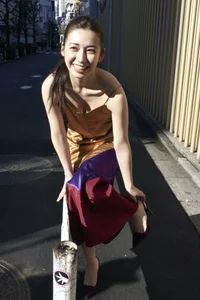 Airi Sato Shinjuku Loneliness Digital Photo Book: Cinematic Japanese Street Style and Urban Fashion Photography by FRIDAY (65 High-Quality Pictures) - image 7