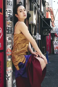 Airi Sato Shinjuku Loneliness Digital Photo Book: Cinematic Japanese Street Style and Urban Fashion Photography by FRIDAY (65 High-Quality Pictures) - image 13