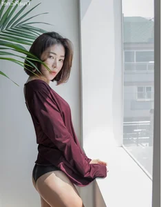 An Seo Rin: Exploring the Latest Korean Swimwear Fashion Trends Through a Professional Studio Photoshoot - image 29